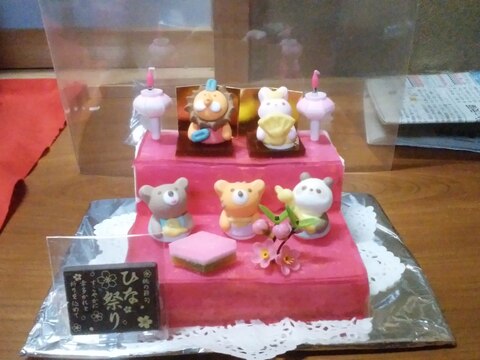 赤いひな壇ケーキ